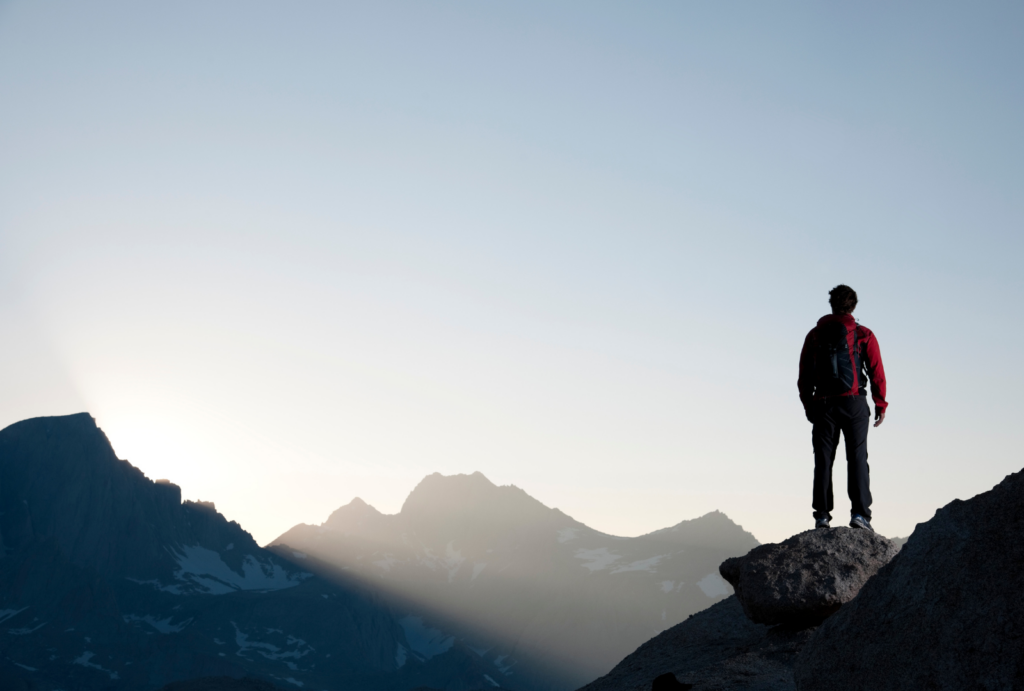 uomo su una montagna